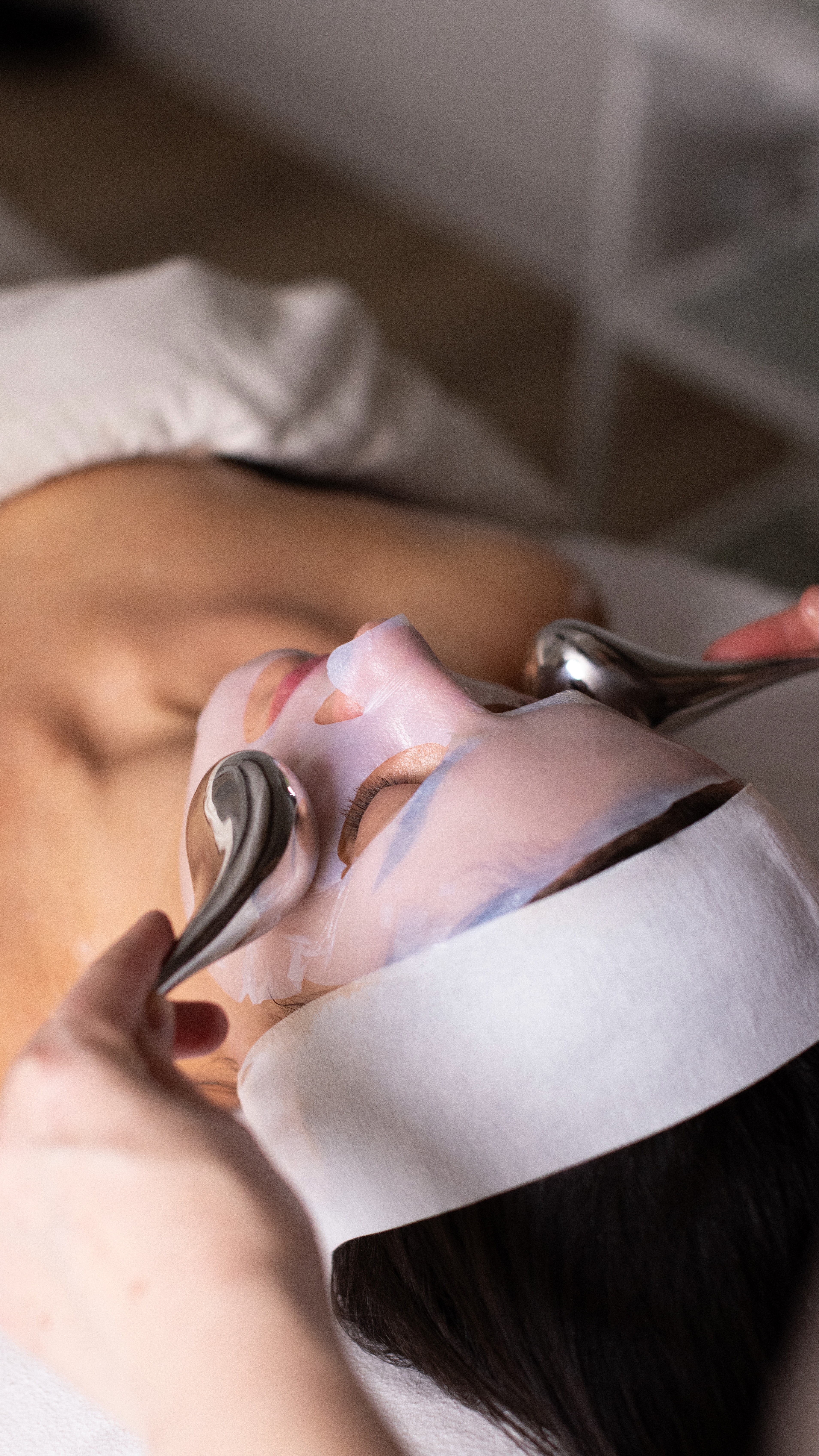 Nicht-invasives Facelift Schweiz – non-surgical facelift Switzerland – CosmoFacial™ by Ekaterina